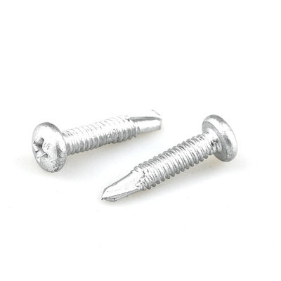 Parafusos de cabeça de panela revestidos com parafusos de cobertura de recessos cruzados para conexão de paredes de telhado de metal